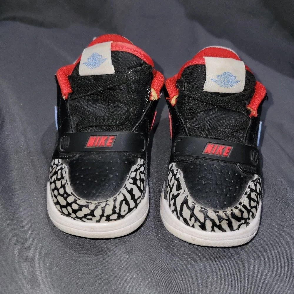 Nike Jordan Legacy 312 LOW (TD) Black/Wolf Grey-Valor Blue- Toddler 7c